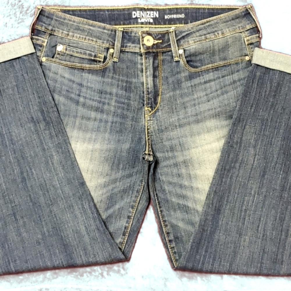 NWOT Levis-Denizen Jeans. Girls Juniors Size 7-28w